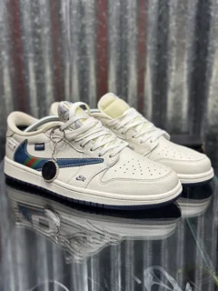 کتونی نایکی ترویس و گوچی